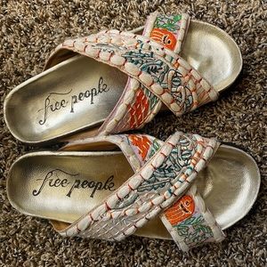FREE PEOPLE sandals- size 37.5 fits 6.5/7